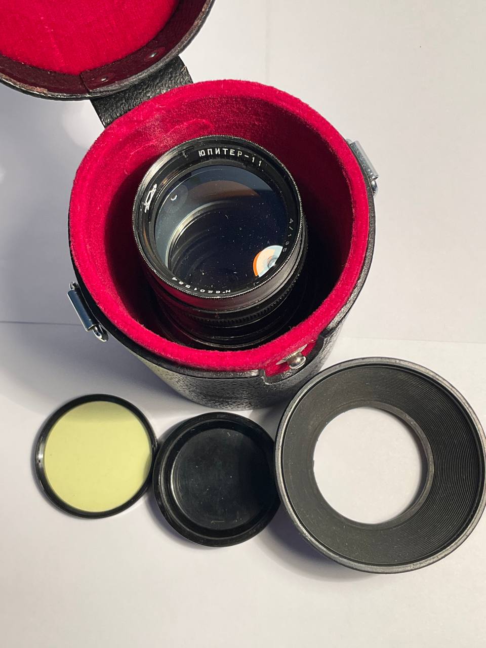 KMZ Jupiter-11 135mm f/4 Experimental | Red "P" | 12-Blade Bokeh [Tested]