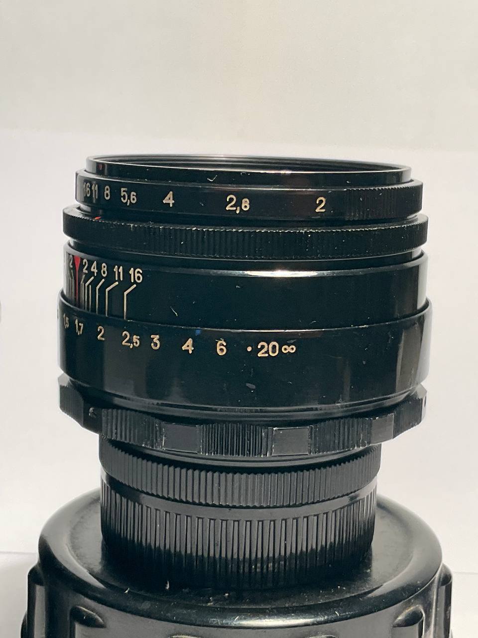 Early Helios-44 58mm f/2 | M42 Swirly Bokeh Prime [Tested]