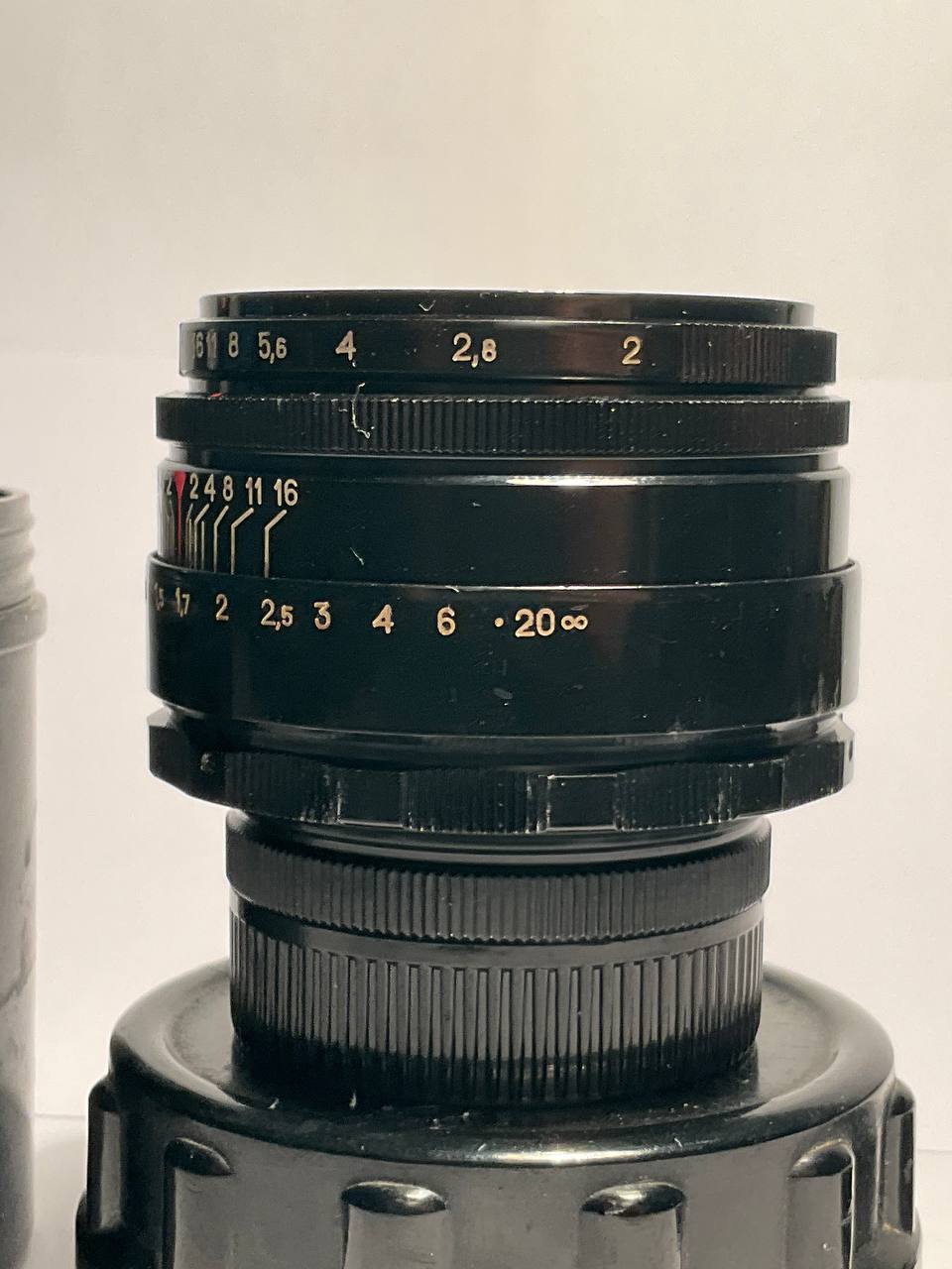 Early Helios-44 58mm f/2 | M42 Swirly Bokeh Prime [Tested]