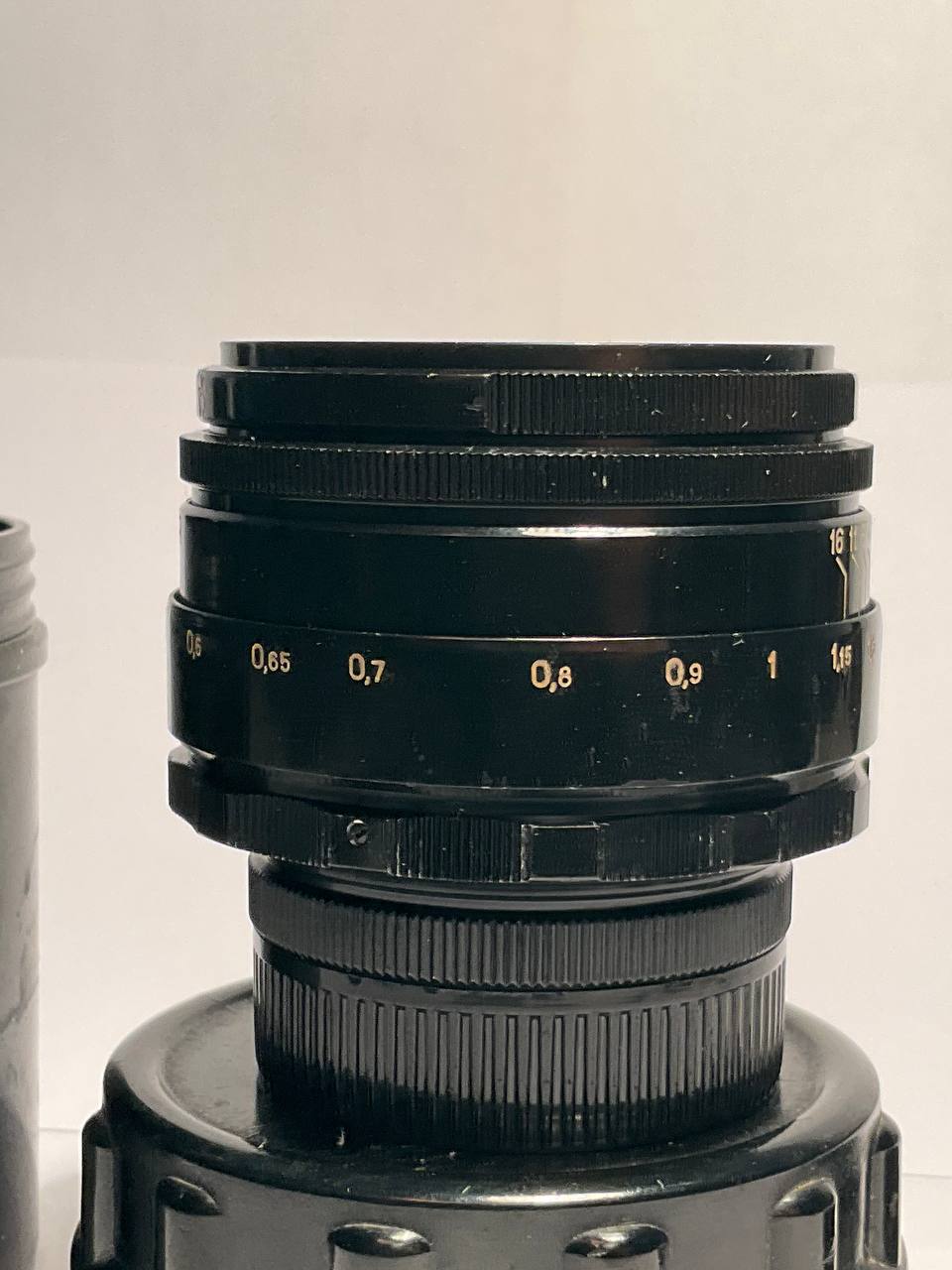 Early Helios-44 58mm f/2 | M42 Swirly Bokeh Prime [Tested]