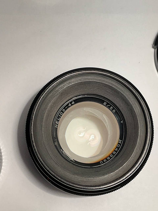 Early Helios-44 58mm f/2 | M42 Swirly Bokeh Prime [Tested]